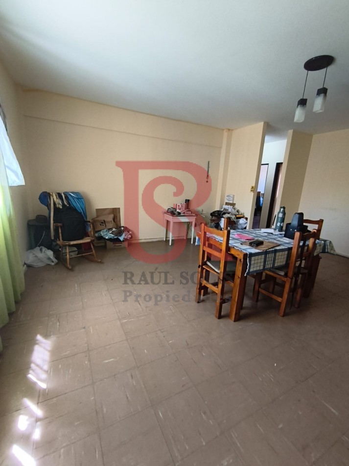 LP - VENTA! Amplio departamento 4 ambientes en Berazategui