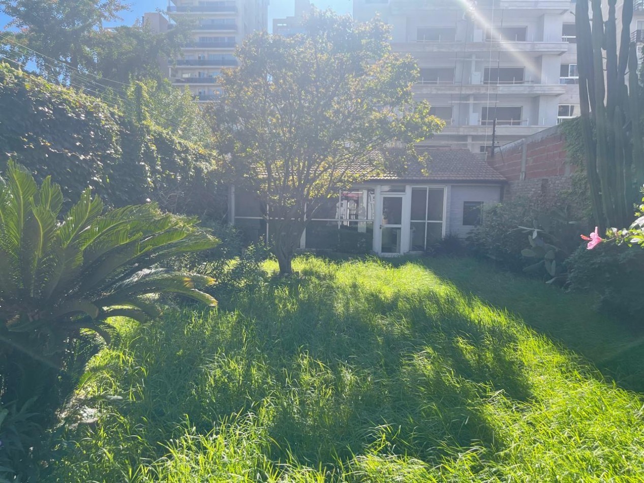 LP - Hermosa propiedad 5 ambientes en excelente zona de Quilmes