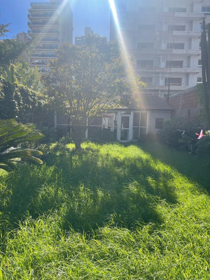 LP - Hermosa propiedad 5 ambientes en excelente zona de Quilmes