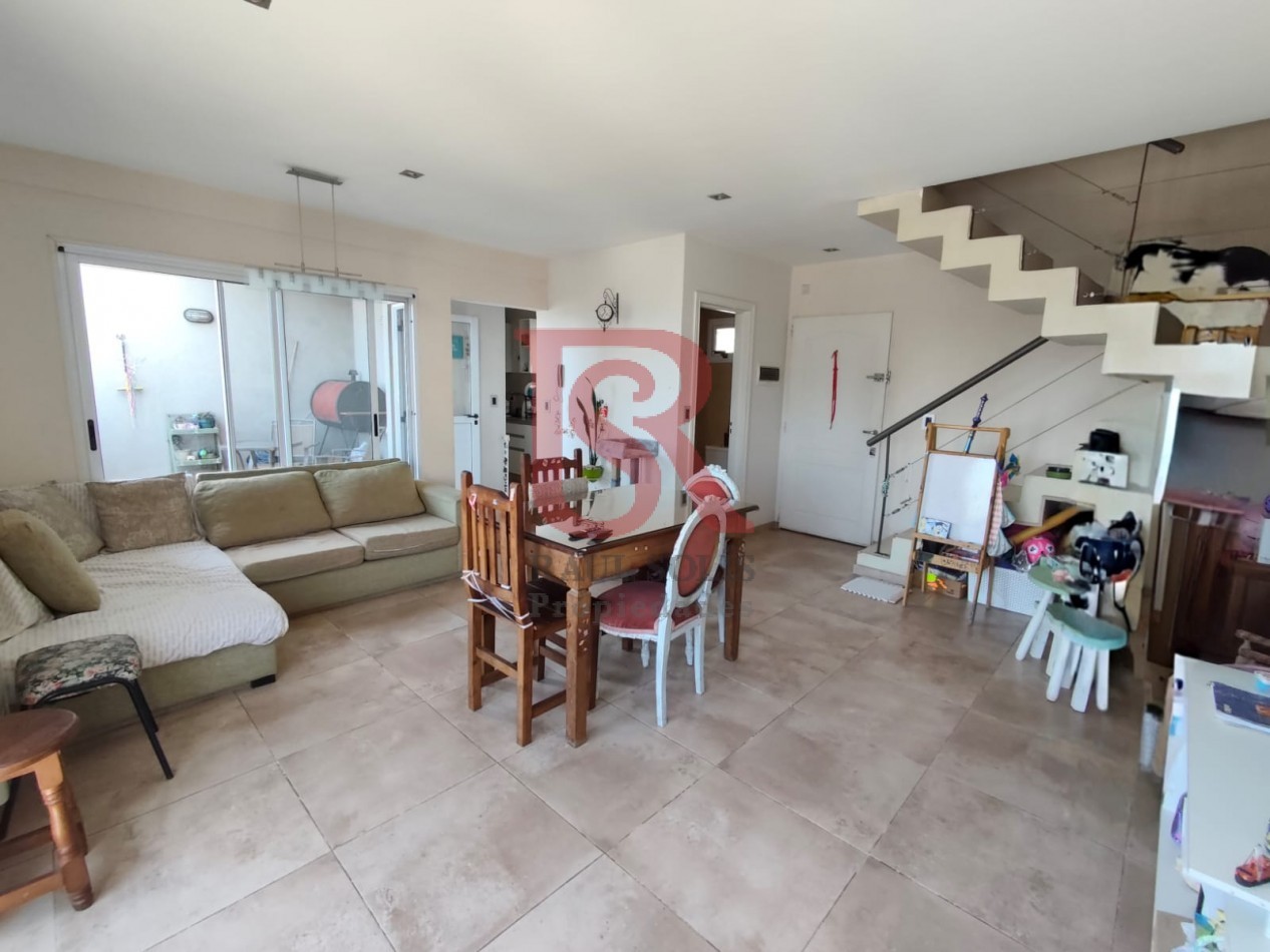 DN - Hermoso departamento 3 ambientes con terraza propia en Berazategui!!