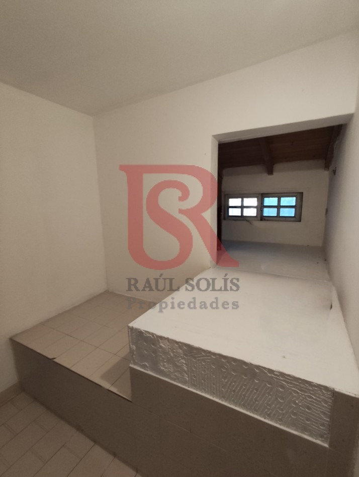 DN - Casa en alquiler 4amb con cochera