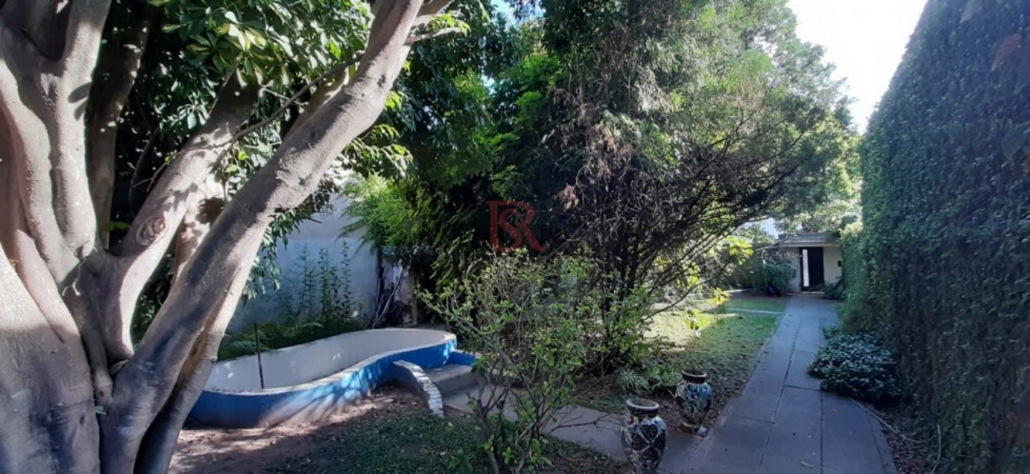LP - Amplia casa en dos plantas en venta ubicada en Quilmes O