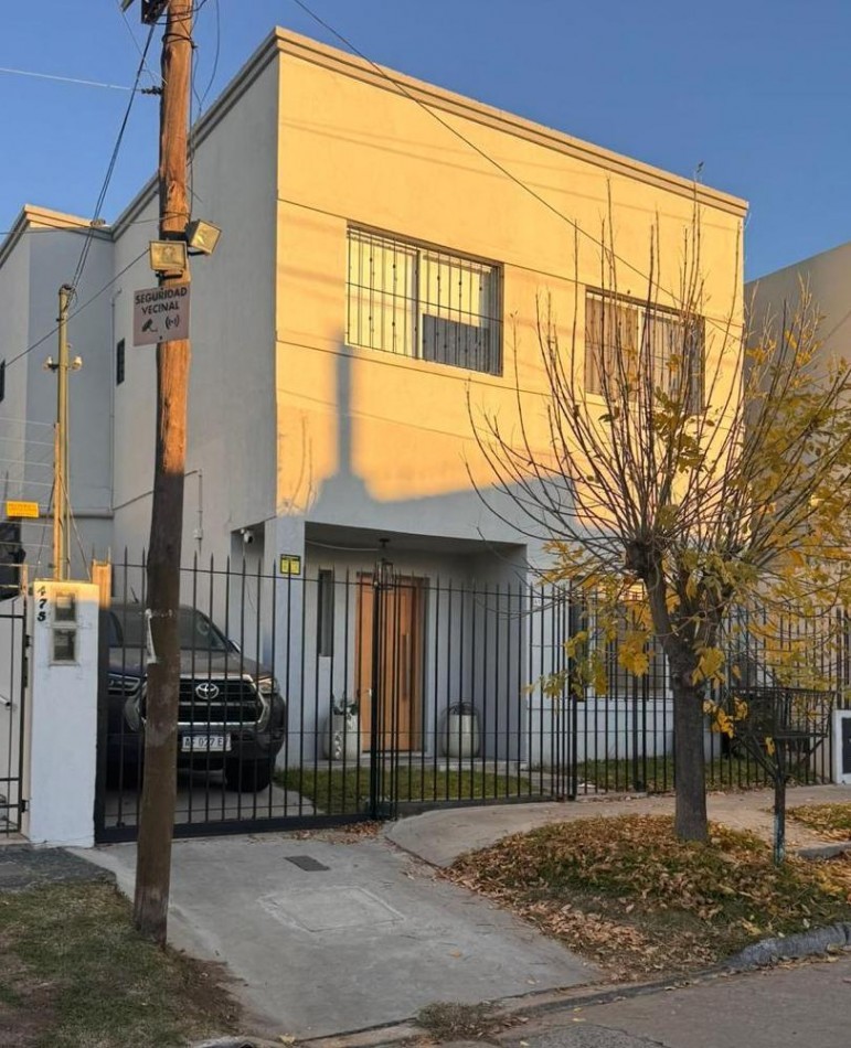 DN - Alquiler! Amplia casa 6 ambientes en excelente ubicacion, Quilmes!!