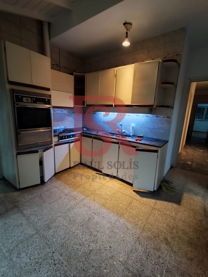 LP - VENTA! Hermosa casa 3 ambientes con escritorio, patio y horno de barro en Don Bosco