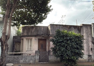 AJ - Casa a reciclar con gran potencial, Excelente ubicacion 