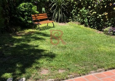 VENTA DE CASA 3 AMB CON JARDIN BARRIO VILLA ARGENTINA