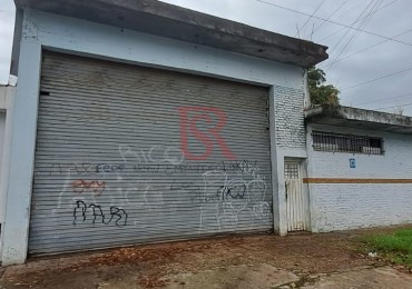 Alquiler Galpon desarrollado en esquina 