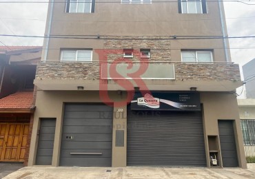 AM - Casa en Venta en tres plantas - Ideal inversores 