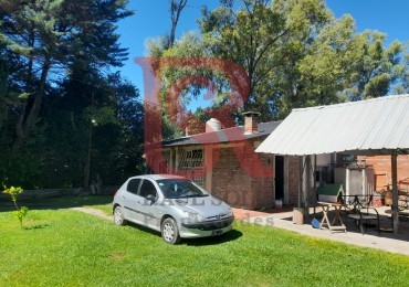 LP - VENTA! Hermosa quinta con pileta en Bosques