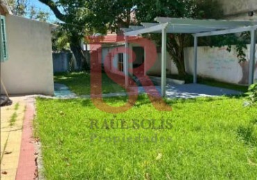 DN - Casa en alquiler sobre dos lotes, apta uso comercial o profesional  en Quilmes Centro 