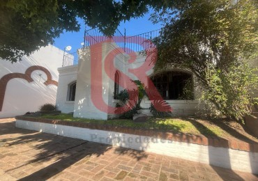 GZ - Gran casa de Categoria desarrollada sobre lote de 13 por 53 (Impecable)