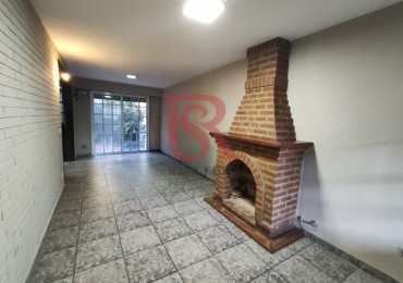 DN - Casa en alquiler 4amb con cochera