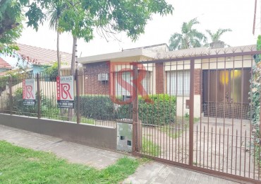 LP - VENTA! Hermosa casa 3 ambientes con escritorio, patio y horno de barro en Don Bosco
